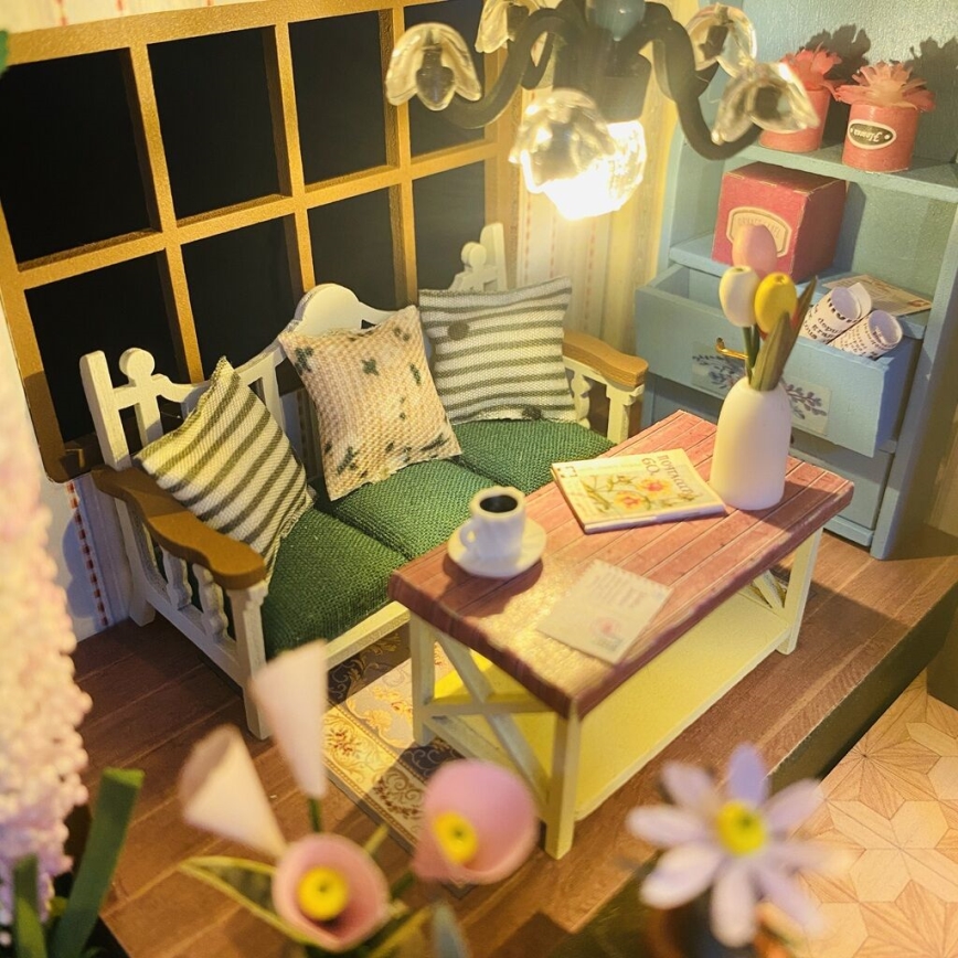 2Kids Toys - Мініатюра будиночка Darcyin квітковий будинок 2xAAA