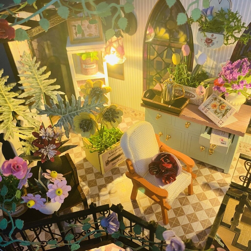 2Kids Toys - Мініатюра будиночка Darcyin квітковий будинок 2xAAA