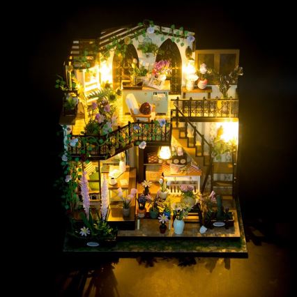 2Kids Toys - Миниатюра домика Darcyin цветочный домик 2xAAA