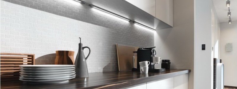 Яке світло вибрати для підсвітки робочої поверхні на кухні?