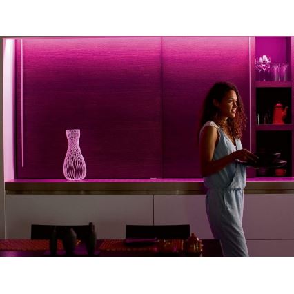 Базовий набір - Світлодіодна RGBW-стрічка з регулюванням яскравості Philips Hue WHITE AND COLOR AMBIANCE 2м LED/20W/230V