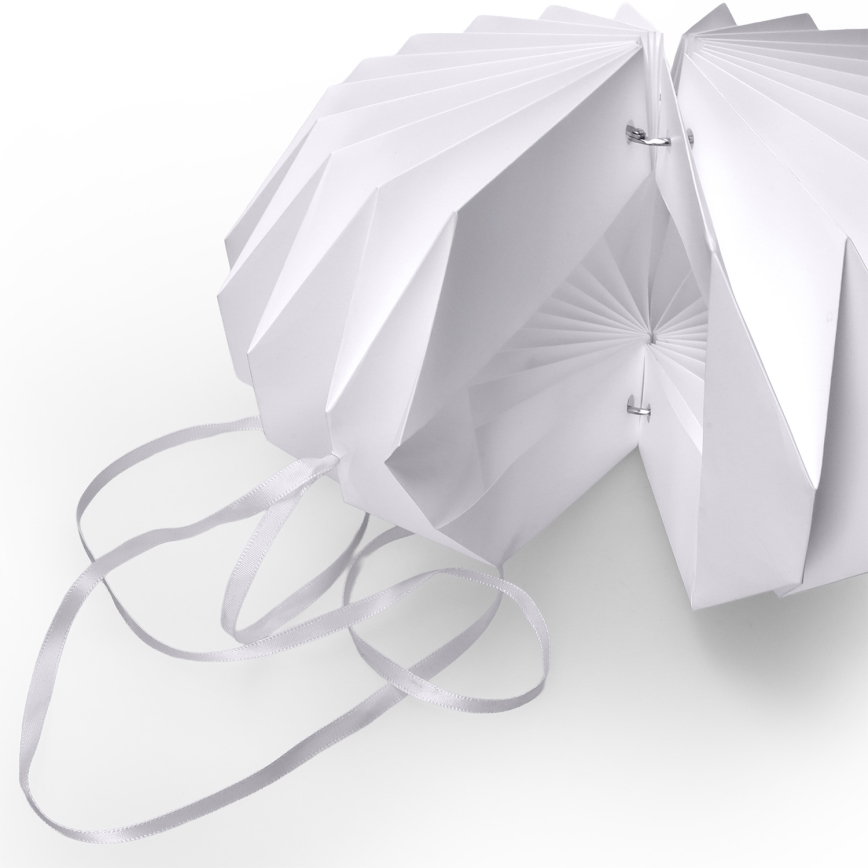 Брілагі - яскрава світлодіодна різдвяна прикраса, сніжинка 32 см, живлення 2×АА