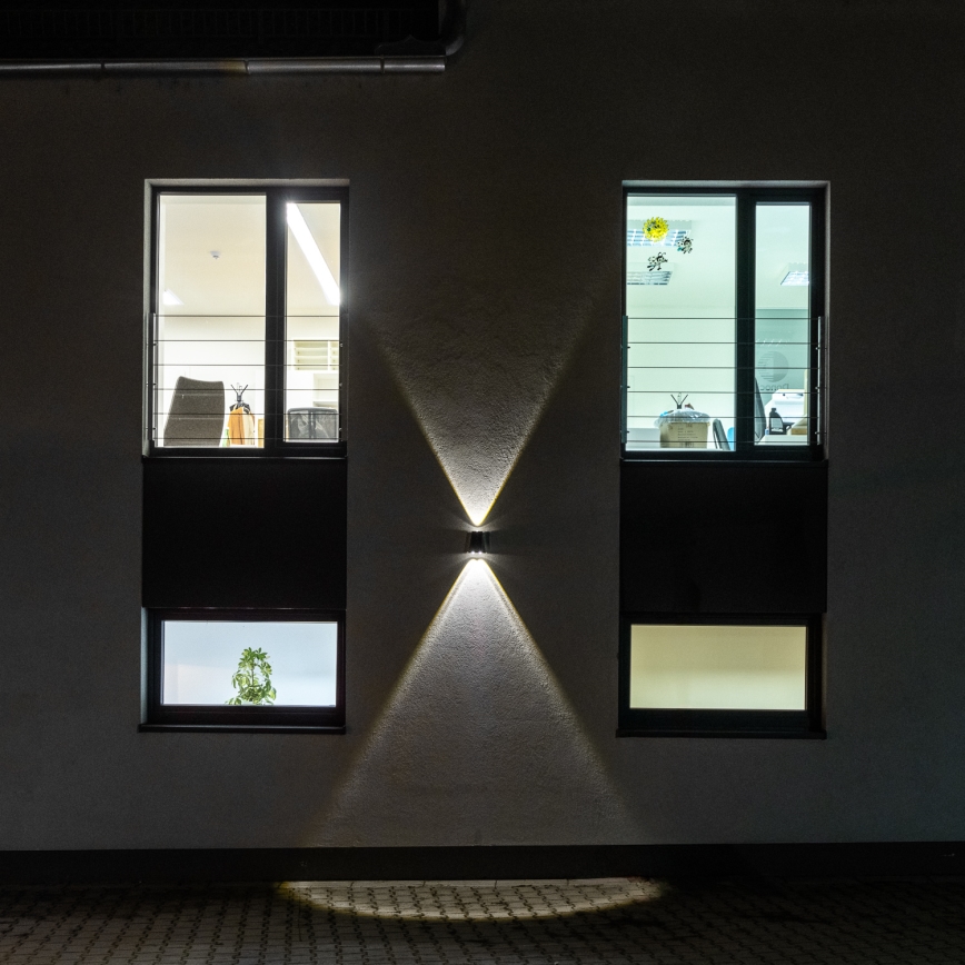 Brilagi - LED сонячний настінний світильник PYRAMID LED/2W/3,2V 1300 mAh IP54