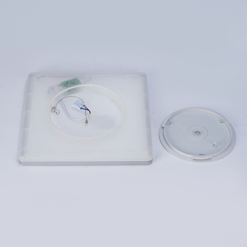 Брілагі - світлодіодний стельовий світильник для ванної УЛЬТРА СЛІМ 18 Вт/230 В 30x30 см сріблястий IP54