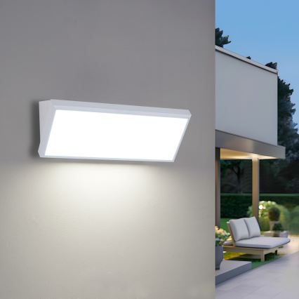 Brilagi - Наружный настенный светильник TRIANGLE LED, 42W, 230V, 3000/4000/6500K, 45 см, белый, IP65