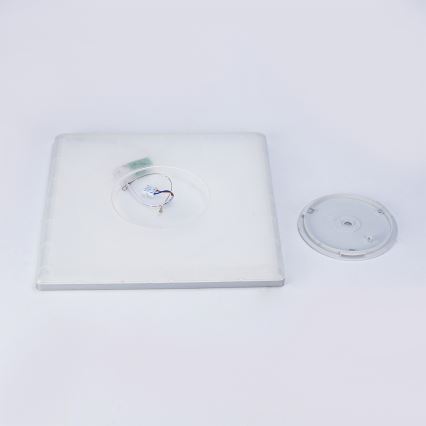 Brilagi - LED потолочный светильник для ванной ULTRA SLIM LED/24W/230V 42x42 см серебристый IP54
