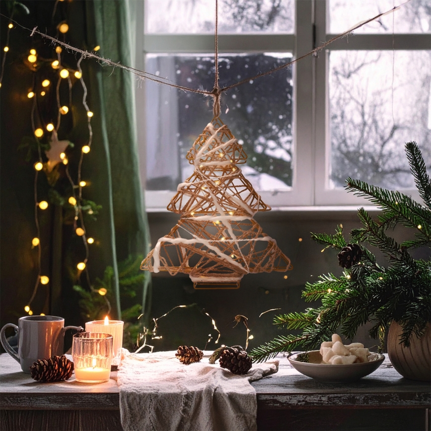 Brilagi - светодиодная новогодняя декорация, питание 2xAA, 34x31 см, ёлка