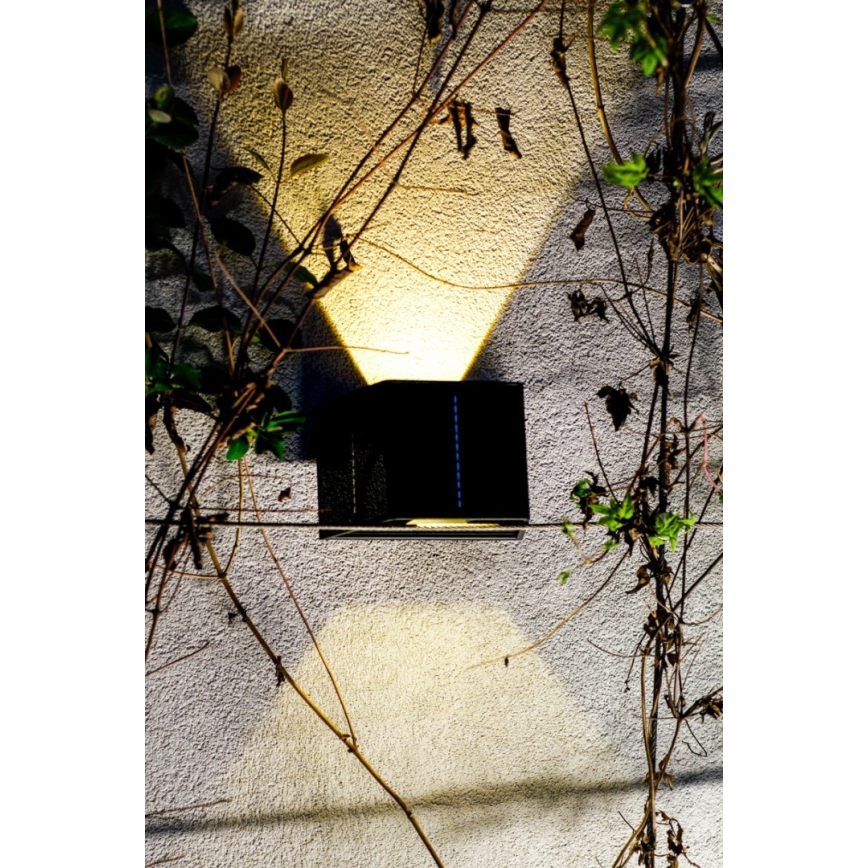 Brilagi - Светодиодный настенный светильник на солнечной батарее с датчиком SOLAR CUBE LED/2W/3,2V 1300 mAh IP54