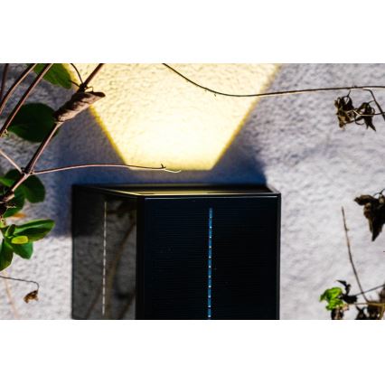 Brilagi - Светодиодный настенный светильник на солнечной батарее с датчиком SOLAR CUBE LED/2W/3,2V 1300 mAh IP54