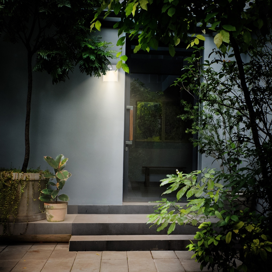 Brilagi - Светильник уличный настенный с датчиком TERNI LED/12W/230V серый IP44