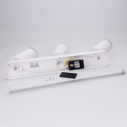Brilagi - Точковий світильник для ванної кімнати SELE 3xGU10/30W/230V IP44 білий