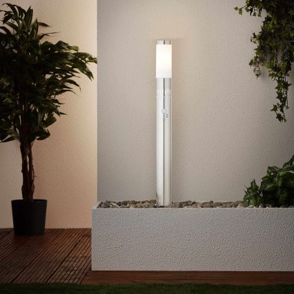 Brilliant - Світлодіодна вулична лампа з датчиком LEIGH LED/0,9W/230V + 1xE27/11W 80 см IP44 глянцевий хром