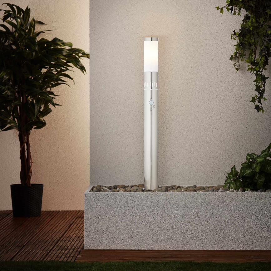 Brilliant - Світлодіодна вулична лампа з датчиком LEIGH LED/0,9W/230V + 1xE27/11W 80 см IP44 глянцевий хром