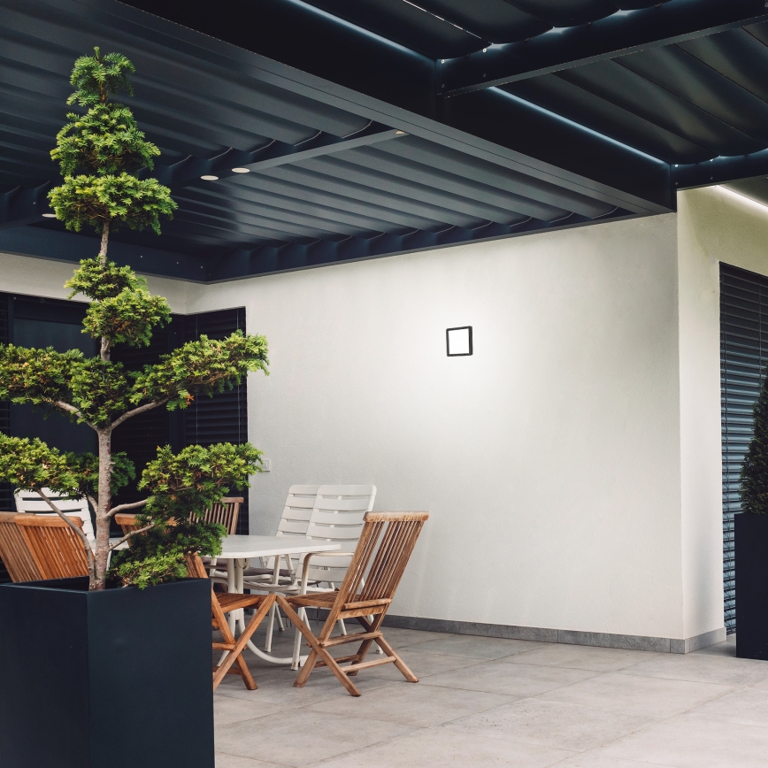 Briloner 3010-015 - Світлодіодний стельовий світильник LED/8W/230V 19x19 cm чорний IP44