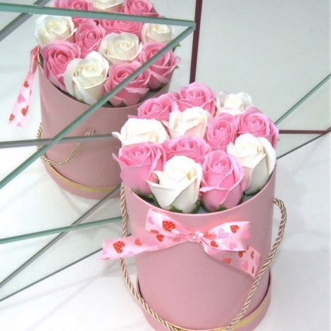 Букет з мильних троянд PINK