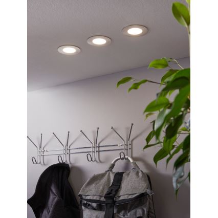 Eglo - комплект из 3 диммируемых RGB LED встраиваемых потолочных светильников FUEVA-C LED/3W/230V, диаметр 8,5 cm
