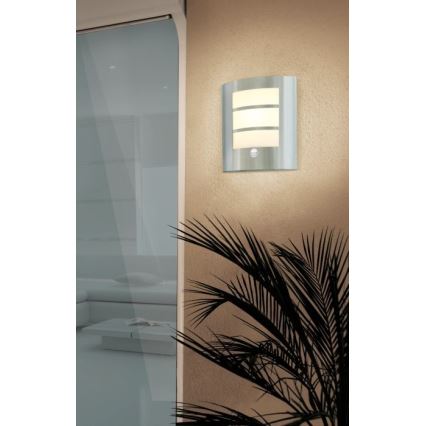 EGLO - Зовнішній настінний світильник з датчиком 1xE27/15W/230V IP44