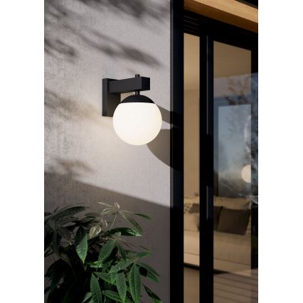 Eglo - Вуличний настінний світильник 1xE27/40W/230V чорний IP44