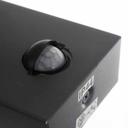 Eglo - Уличный настенный светильник с датчиком 1xE27/10W/230V IP44