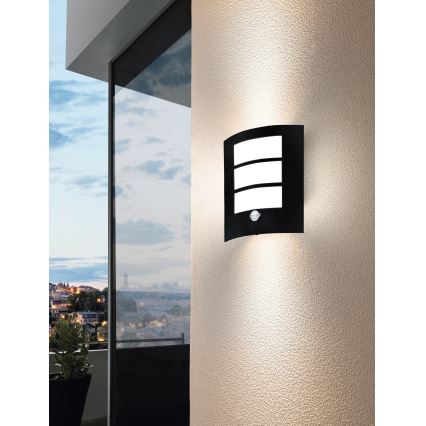 Eglo -  Вуличний настінний світильник з датчиком 1xE27/40W/230V IP44