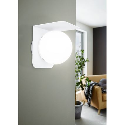 Eglo - Уличный настенный светильник CORRIENTES 1xE27/15W/230V IP44 белый