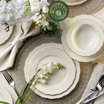 Елегантний столовий сервіз, 24 предмети — білий з золотим декором, фарфор