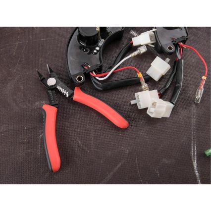 Extol Premium - бічні кусачки/щипці для зняття ізоляції, 150 мм