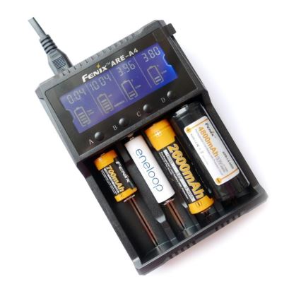 Fenix FENAREA4 - Зарядний пристрій 4xLi-ion/AAA/AA/C 5V