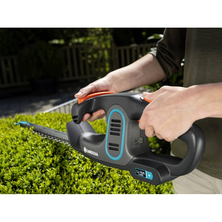 Gardena - Кущоріз акумуляторний EASYCUT 14,4V 2000 MAh