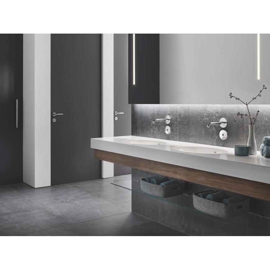 GROHE 36447000 - Инфракрасный электронный смеситель ESSENCE E 182 мм полированный хром