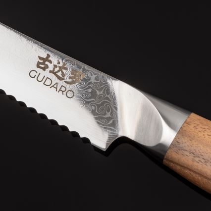 Gudaro - дамасский кухонный нож для хлеба TAKUMI 8, 67-слойная дамасская сталь, длина лезвия 20 см, рукоять из орехового дерева