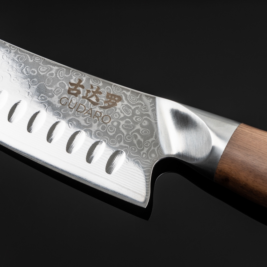 Gudaro - Дамаський кухонний ніж Santoku TAKUMI 7, 67 шарів сталі, довжина 17,5 см, горіх