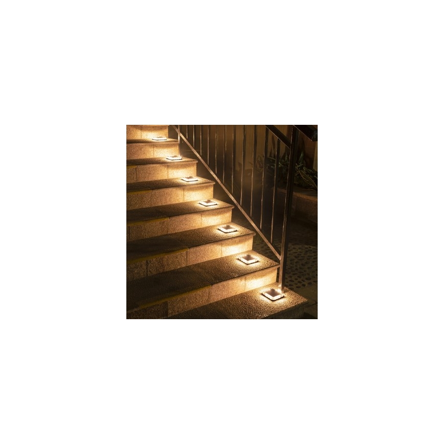 Светодиодный уличный светильник на солнечной батарее LED/1,5W IP68