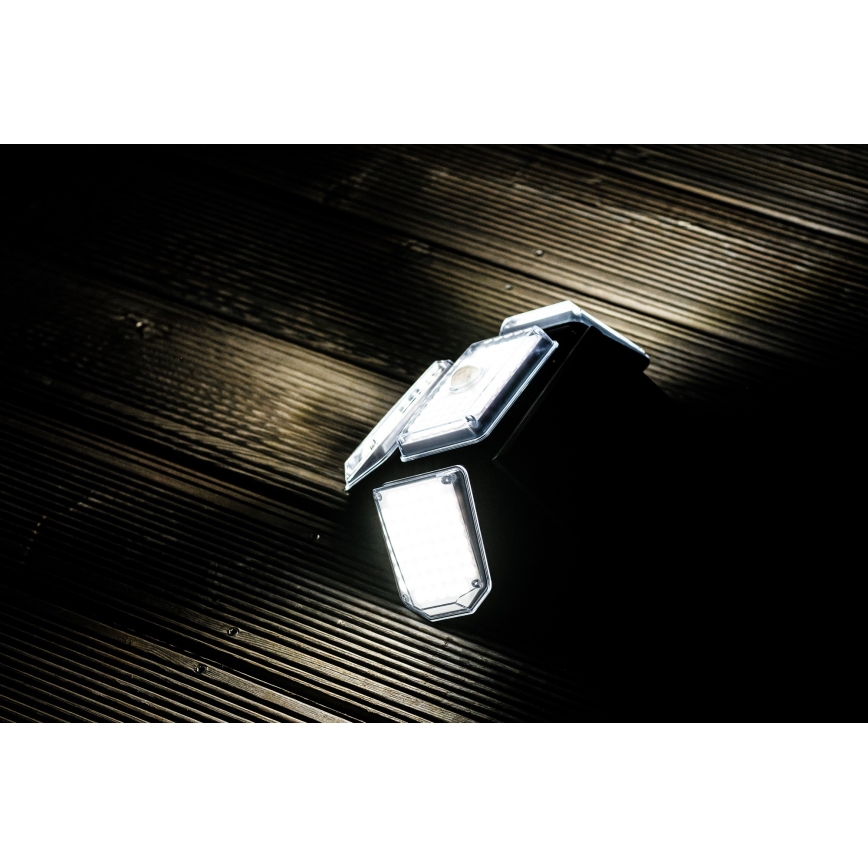 Світлодіодний настінний світильник з датчиком на сонячній батареї LED/5W/5,5V IP65 2400 mAh
