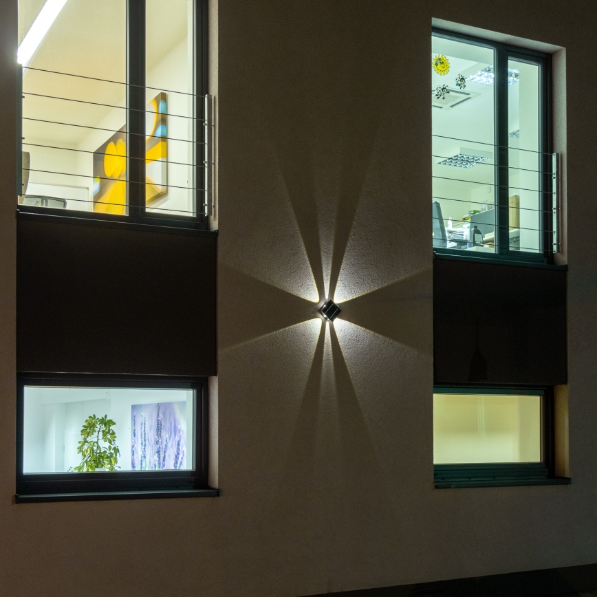 Світильник на сонячних батареях з LED, настінний, з датчиком LED/2Вт/5В IP54 1300 мАг