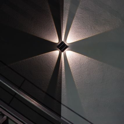 Светодиодный настенный светильник на солнечной батарее с датчиком LED/2W/5V IP54 1300 mAh