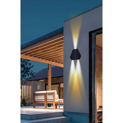 Светодиодный солнечный настенный светильник с датчиком LED/2W/5V IP54 1300 мАч