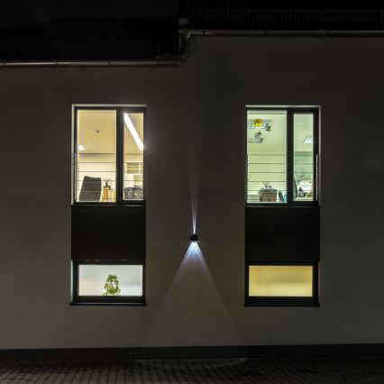 Светодиодный солнечный настенный светильник с датчиком LED/2W/5V IP54 1300 мАч