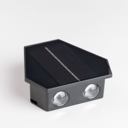 Светодиодный солнечный настенный светильник с датчиком LED/2W/5V IP54 1300 мАч