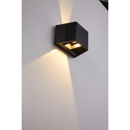 Світлодіодний настінний світильник з датчиком на сонячній батареї LED/2W/5V IP54 1300 mAh