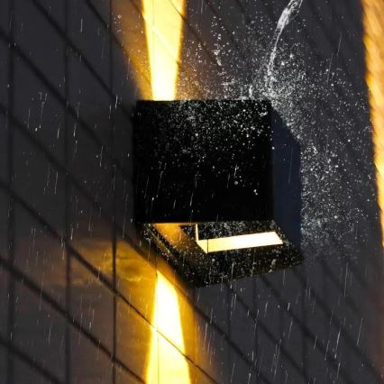 Світлодіодний настінний світильник з датчиком на сонячній батареї LED/2W/5V IP54 1300 mAh