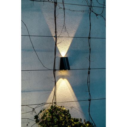 Світлодіодний настінний світильник з датчиком на сонячній батареї LED/2W/5V IP54 1300 mAh