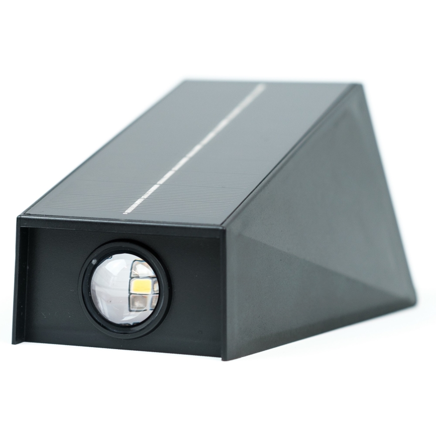 Світлодіодний настінний світильник з датчиком на сонячній батареї LED/2W/5V IP54 1300 mAh