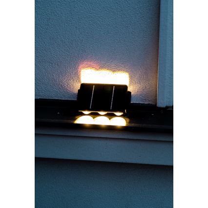Світлодіодний настінний світильник з датчиком на сонячній батареї LED/2W/5V IP54 1300 mAh