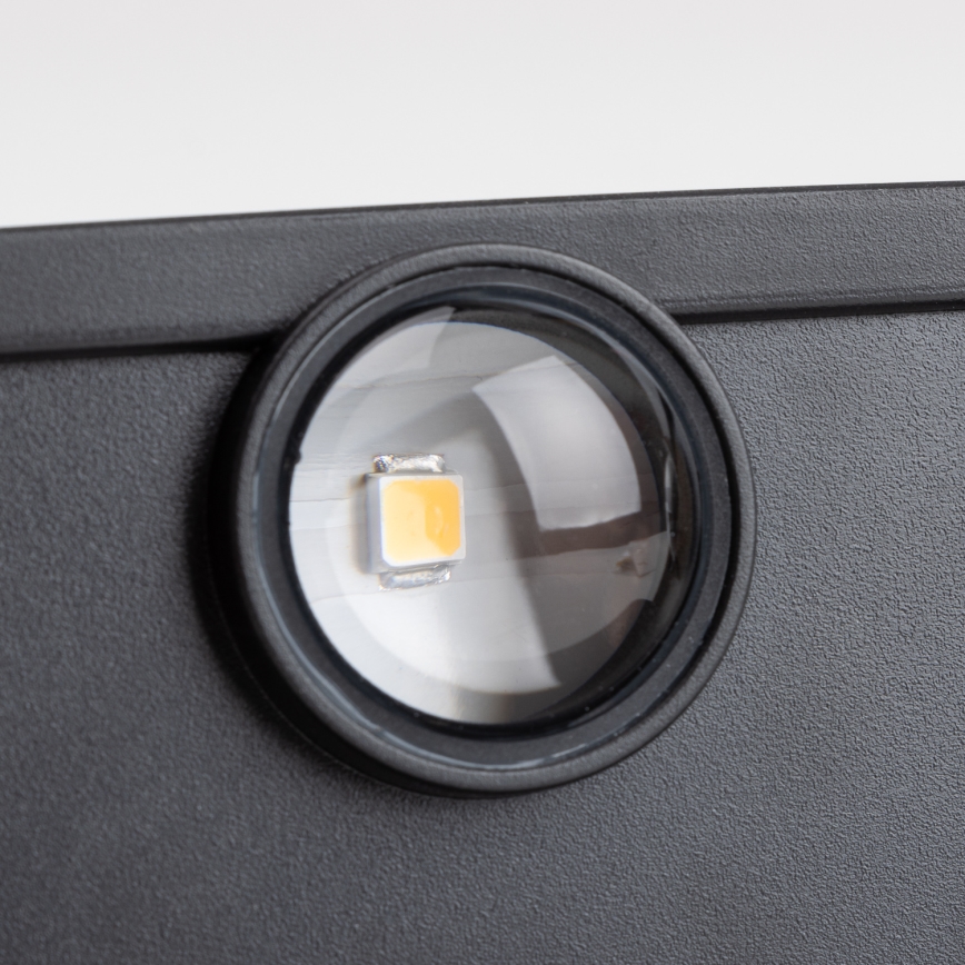 Світлодіодний настінний світильник з датчиком на сонячній батареї LED/2W/5V IP54 1300 mAh