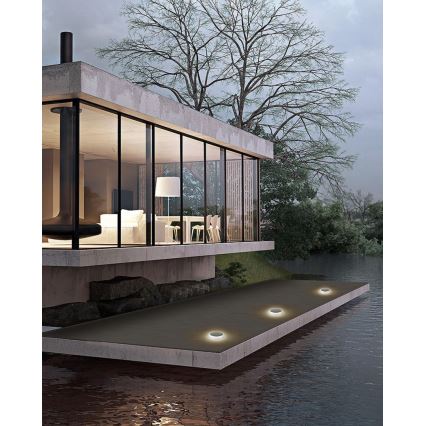 Светодиодный уличный светильник на солнечной батарее с датчиком LED/0,4W/3,2V IP54 500 mAh