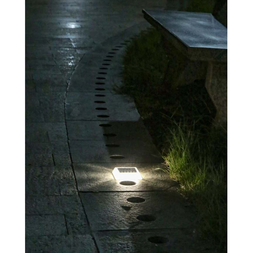 Светодиодное уличное освещение на солнечной батарее с датчиком LED/0,03W/1,2V IP54