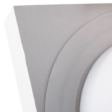 Встраиваемый светильник для ванной комнаты FLINI 10W IP44 белый