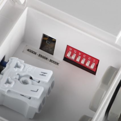 Вуличний світлодіодний стельовий світильник з датчиком руху BENO LED/24/30W/230V 3000/3500/4000K IP65 білий квадратний