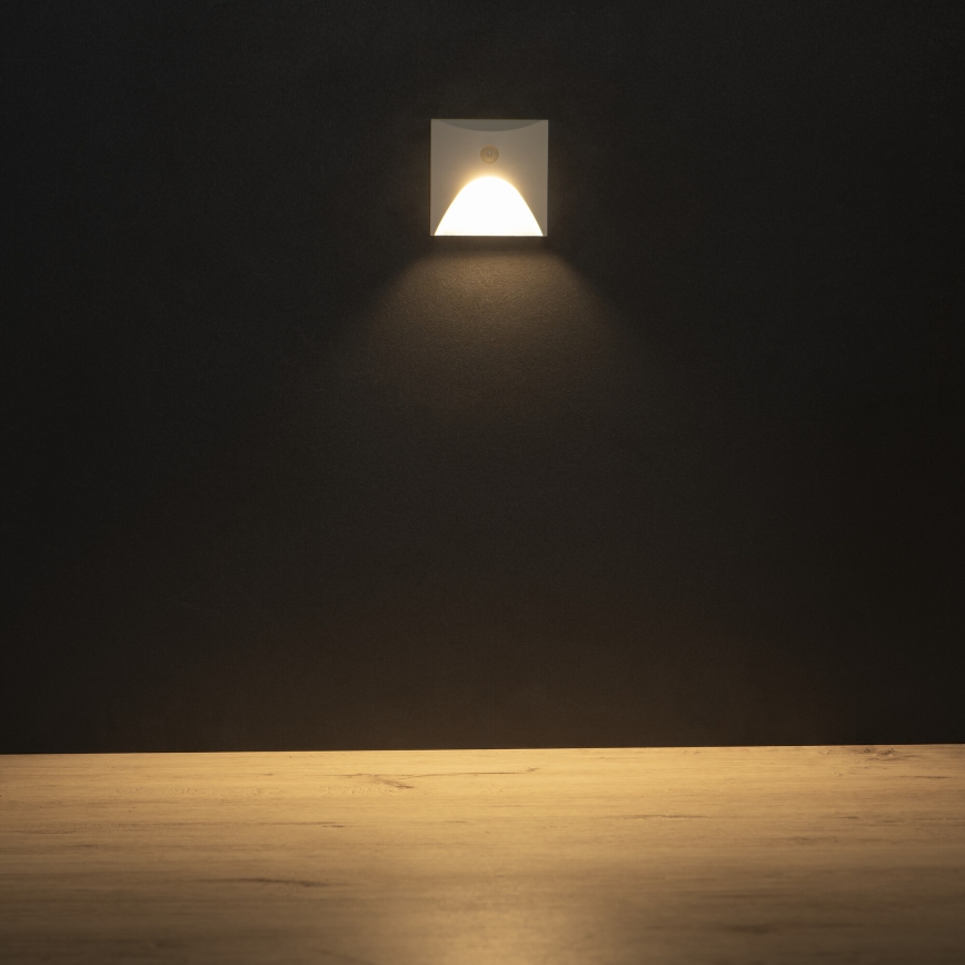 LED-светильник для лестницы с датчиком движения и сумерек EXIN LED/2,5W/230V 3000K IP65 белый квадратный